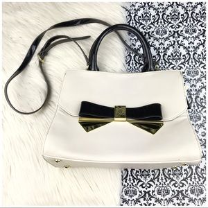 VINTAGE : Anne Klein : cream off white shoulder bag handbag with a black bow